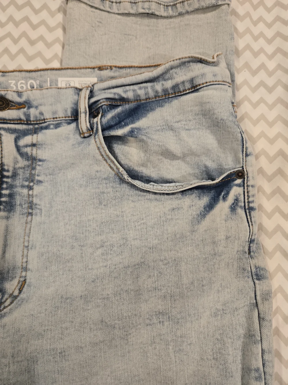 *Arizona Jean Co* Men's Jeans in Light Blue 